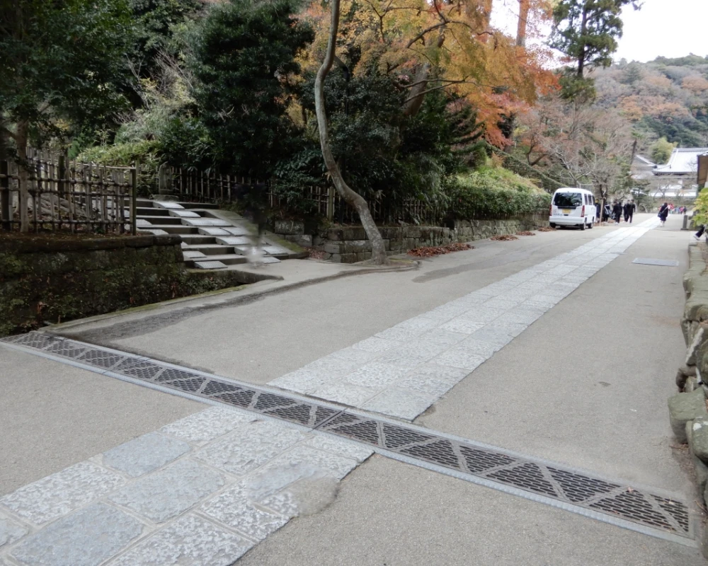 トライポットグレーチング